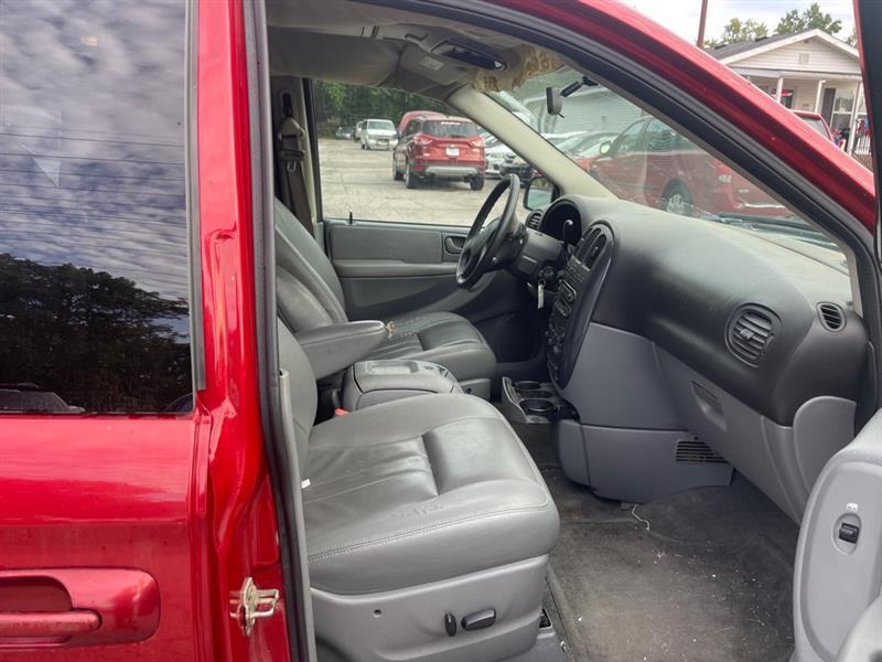 Dodge Grand Caravan SXT 2005