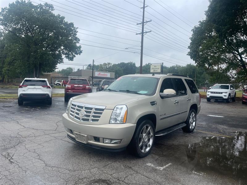 2011 Cadillac Escalade AWD Luxury
