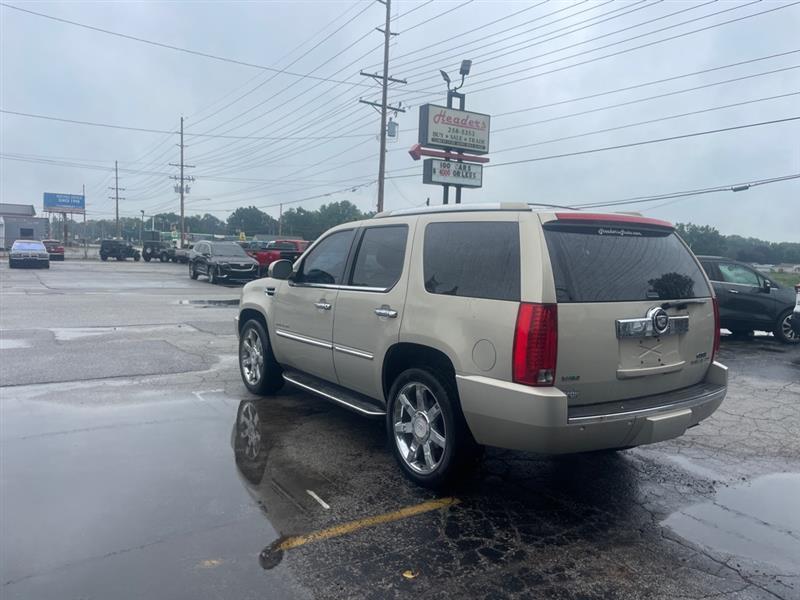 Cadillac Escalade AWD Luxury 2011