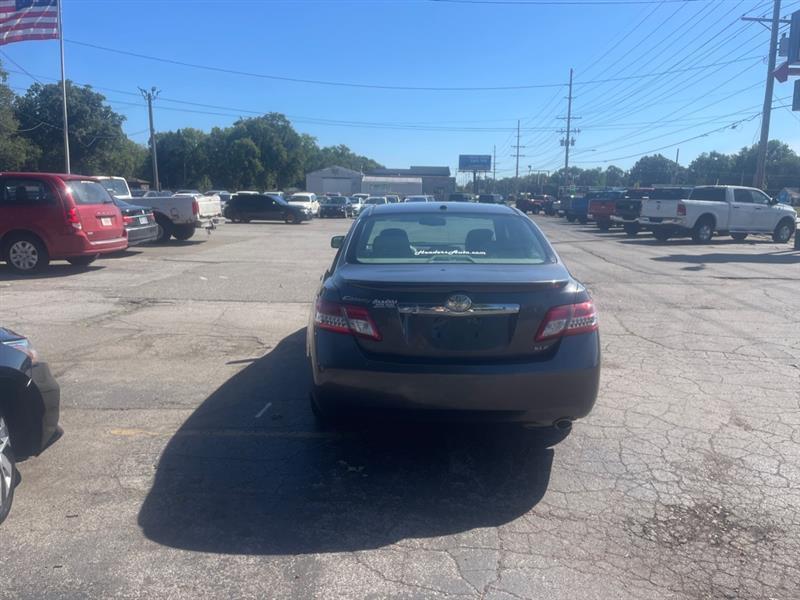 Toyota Camry SE 6-Spd MT 2010