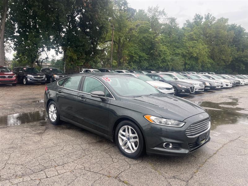 Ford Fusion SE 2015