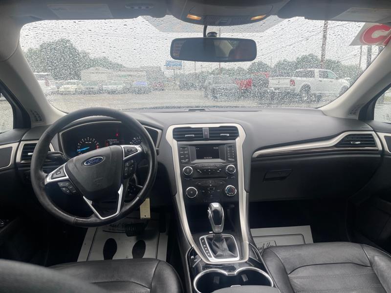 Ford Fusion SE 2015