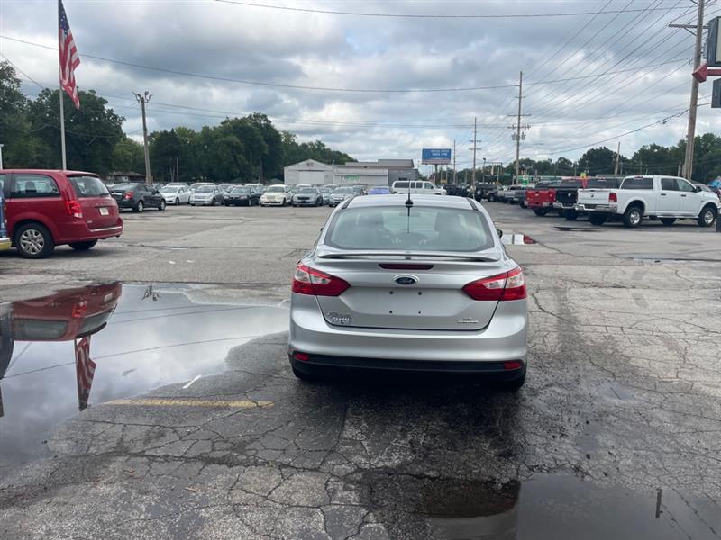 Ford Focus SE Sedan 2014