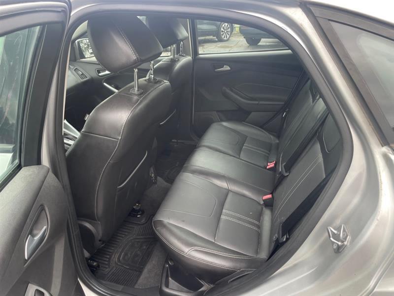 Ford Focus SE Sedan 2014
