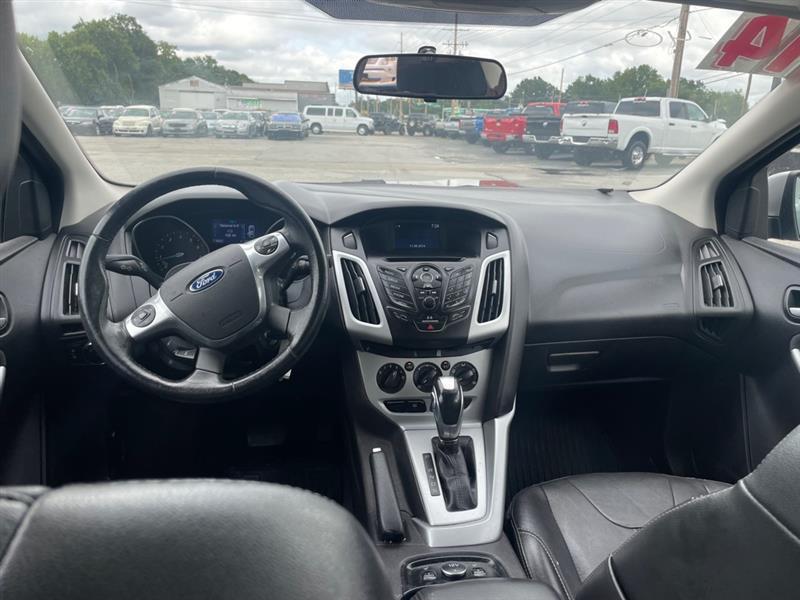 Ford Focus SE Sedan 2014