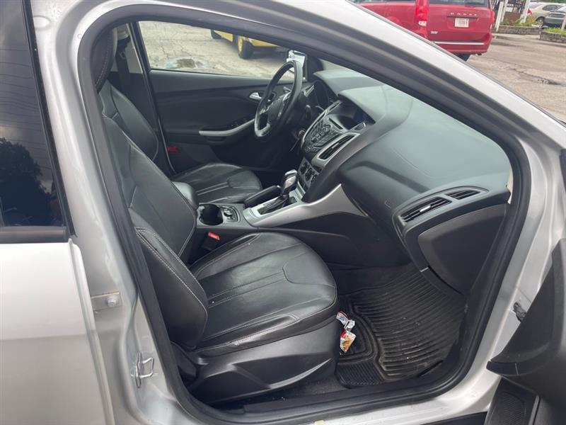 Ford Focus SE Sedan 2014