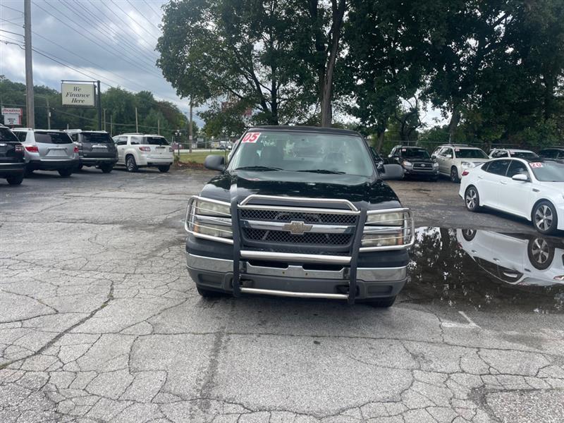 Chevrolet Silverado 1500 LS Ext. Cab Short Bed 2WD 2005