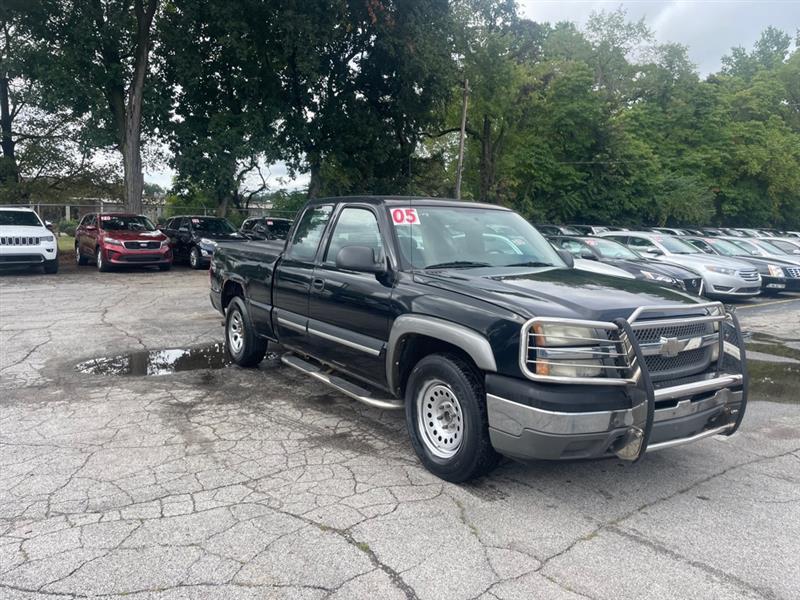 Chevrolet Silverado 1500 LS Ext. Cab Short Bed 2WD 2005