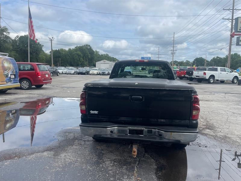 Chevrolet Silverado 1500 LS Ext. Cab Short Bed 2WD 2005