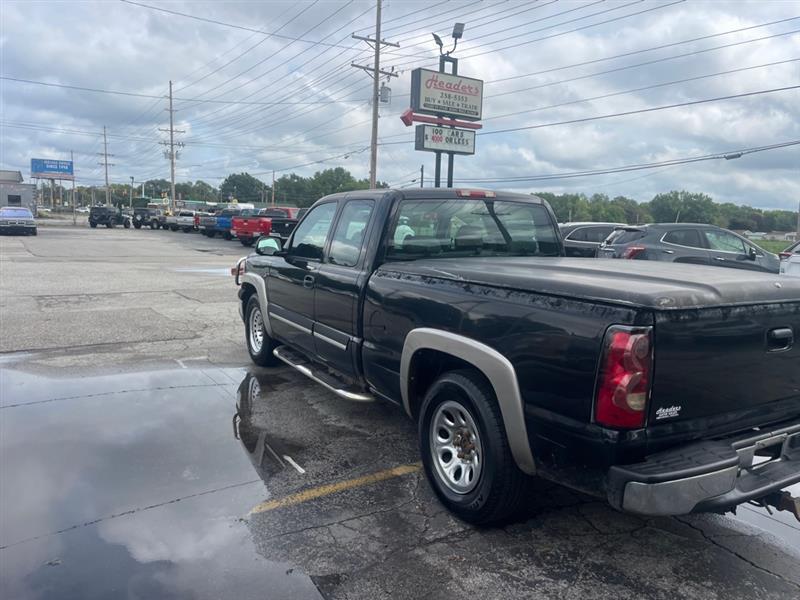 Chevrolet Silverado 1500 LS Ext. Cab Short Bed 2WD 2005