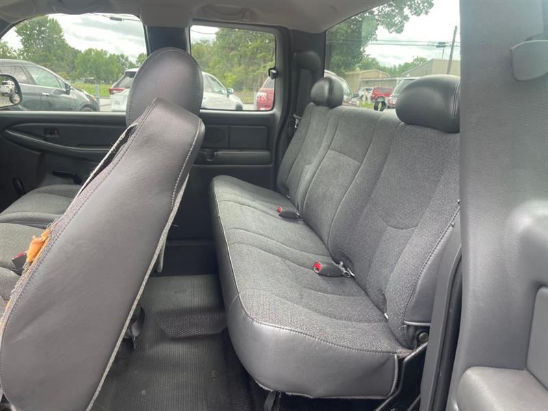 Chevrolet Silverado 1500 LS Ext. Cab Short Bed 2WD 2005