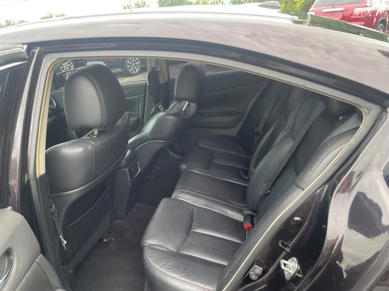 Nissan Maxima S 2011