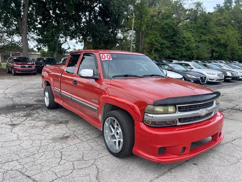 Chevrolet Silverado 1500 LS Ext. Cab 3-Door Long Bed 2WD 2000
