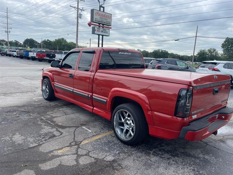 Chevrolet Silverado 1500 LS Ext. Cab 3-Door Long Bed 2WD 2000