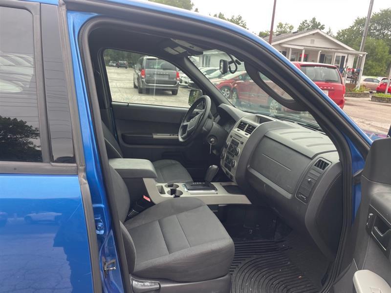 Ford Escape XLT FWD 2011