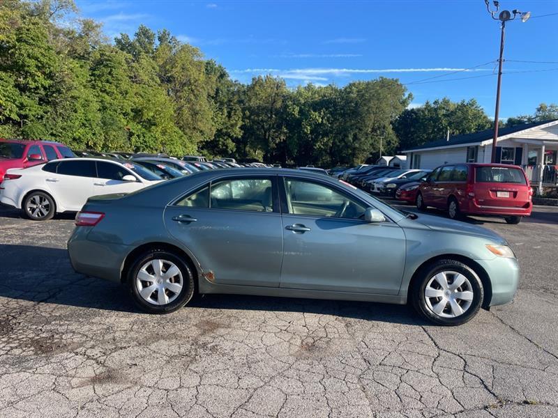 Toyota Camry SE 5-Spd AT 2009