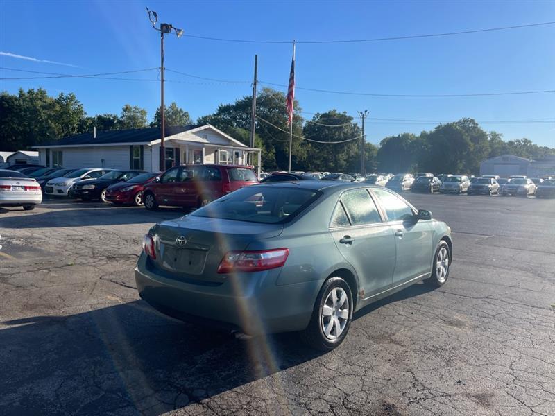 Toyota Camry SE 5-Spd AT 2009