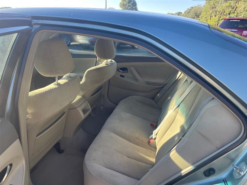 Toyota Camry SE 5-Spd AT 2009