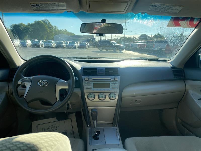 Toyota Camry SE 5-Spd AT 2009