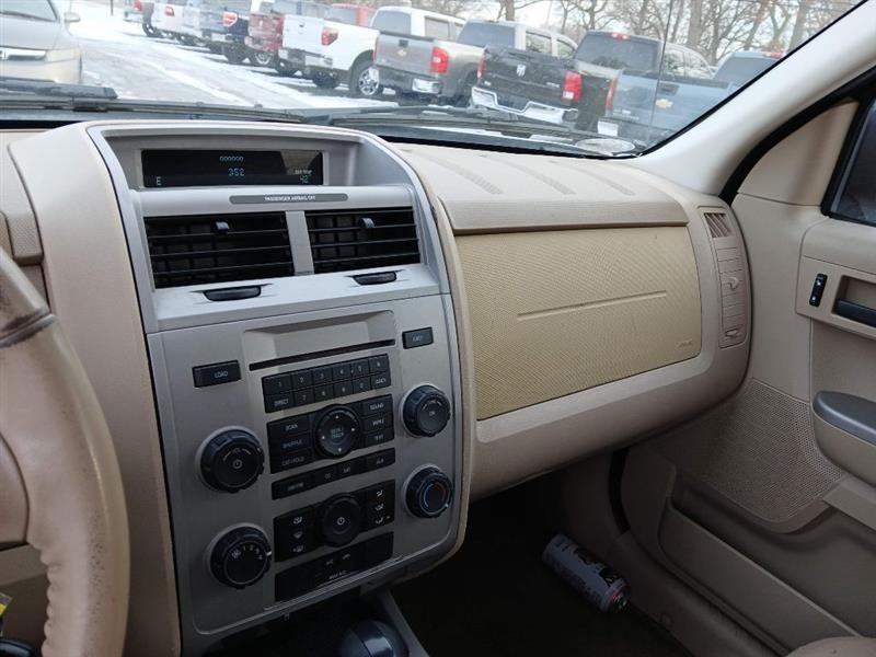 Ford Escape XLT 2WD V6 2008