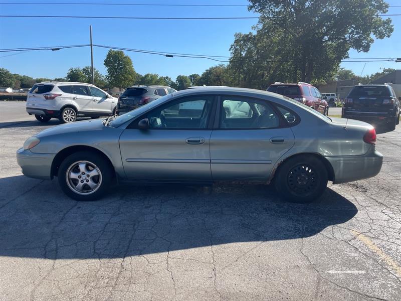 Ford Taurus SE 2005