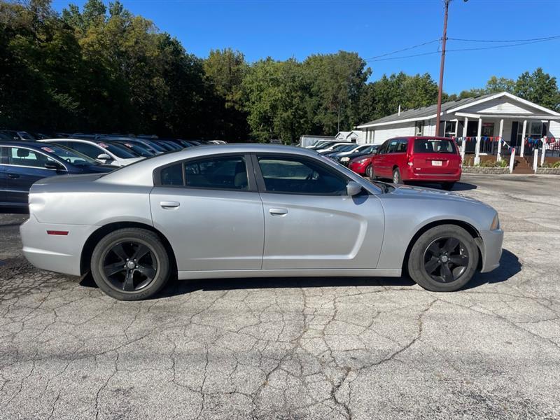 Dodge Charger SE 2012