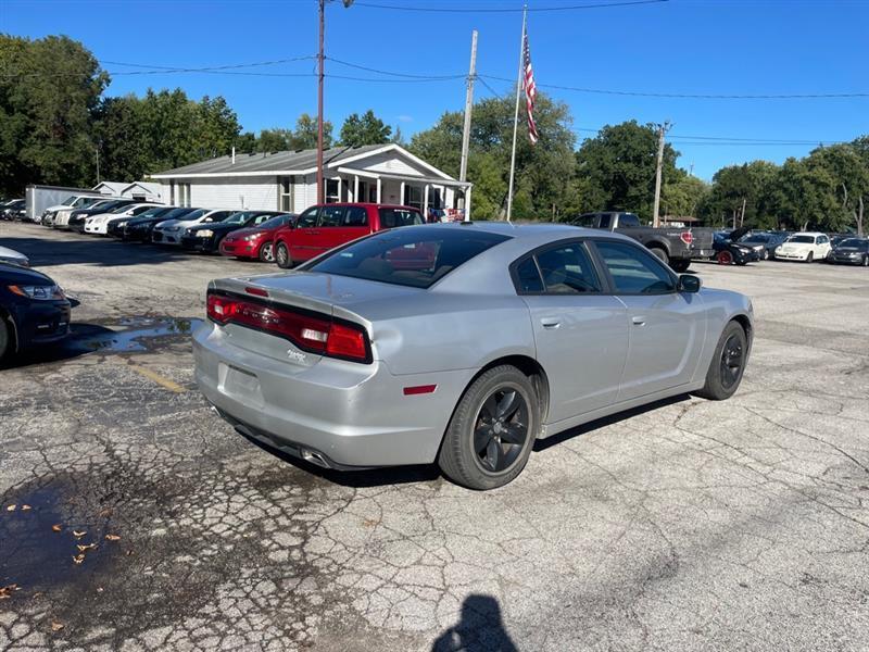 Dodge Charger SE 2012