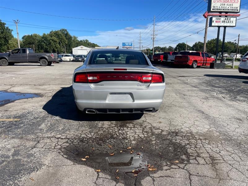 Dodge Charger SE 2012