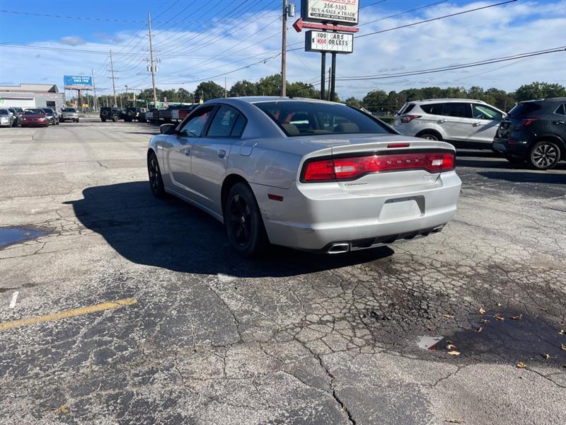Dodge Charger SE 2012