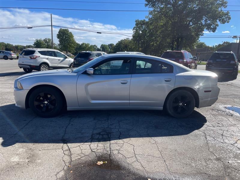 Dodge Charger SE 2012