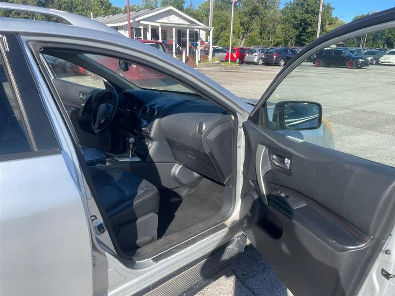 Nissan Rogue S AWD 2011