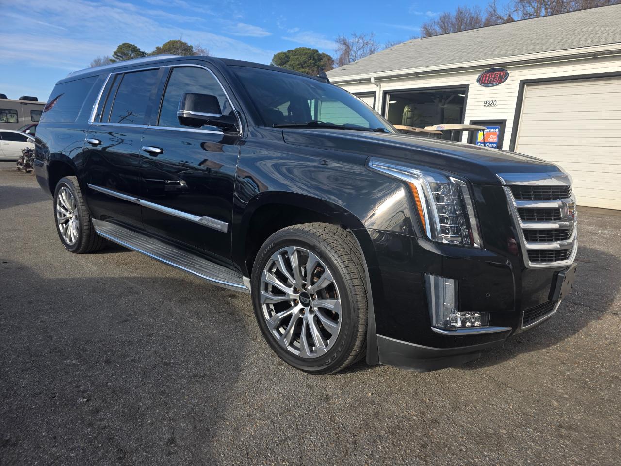 Cadillac Escalade ESV Luxury 4WD 2016