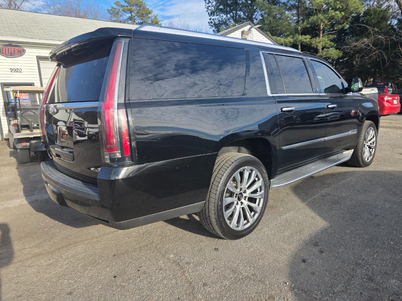 Cadillac Escalade ESV Luxury 4WD 2016