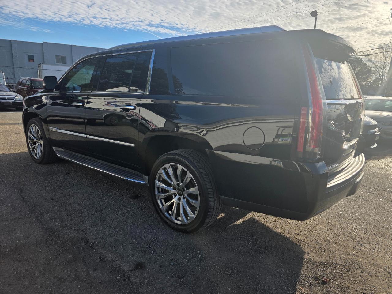 Cadillac Escalade ESV Luxury 4WD 2016