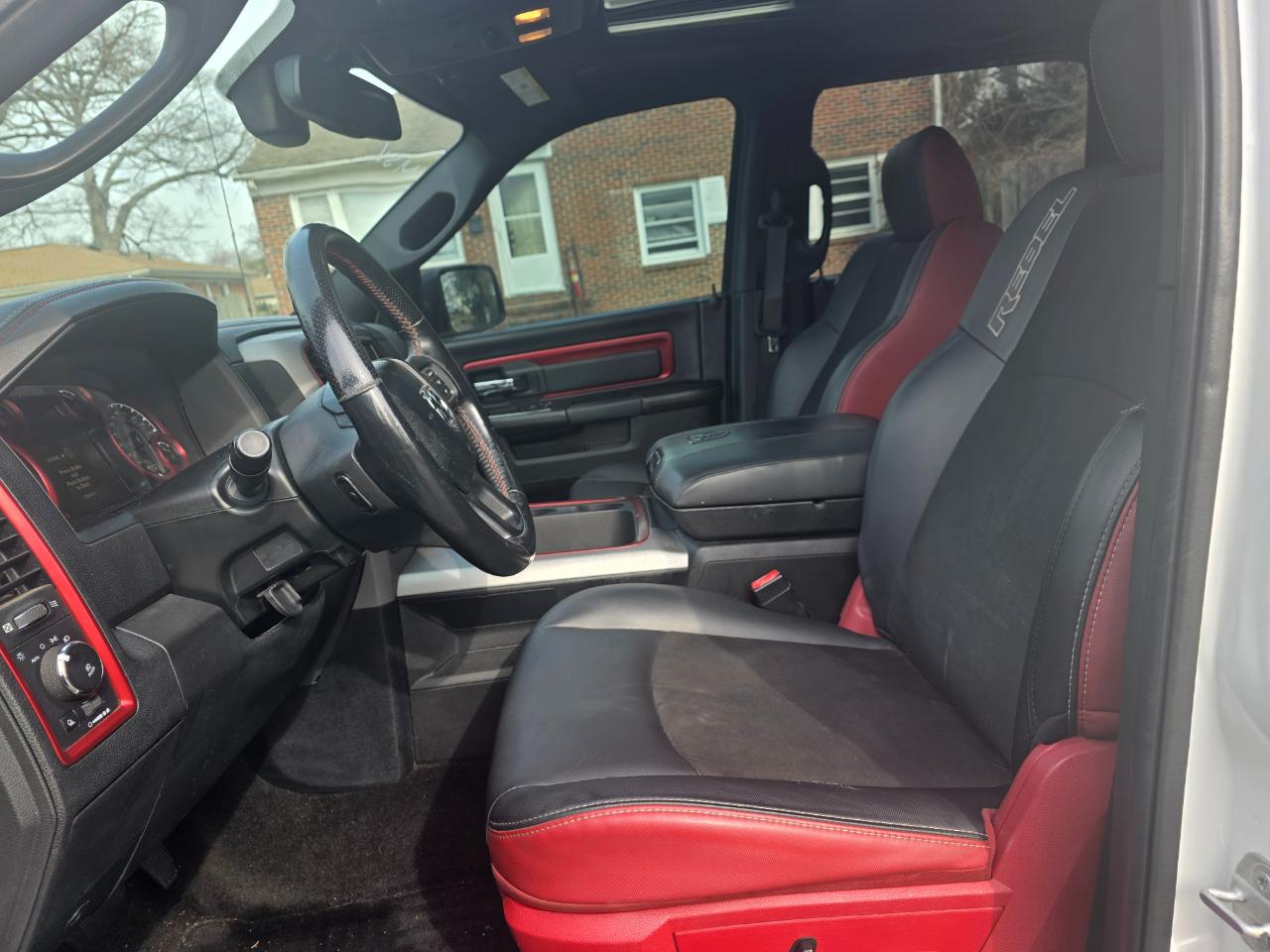 RAM 1500 Rebel Crew Cab SWB 4WD 2017