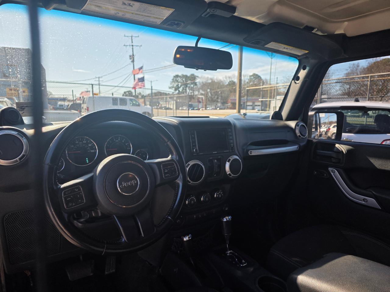 Jeep Wrangler Unlimited Sahara 4WD 2014