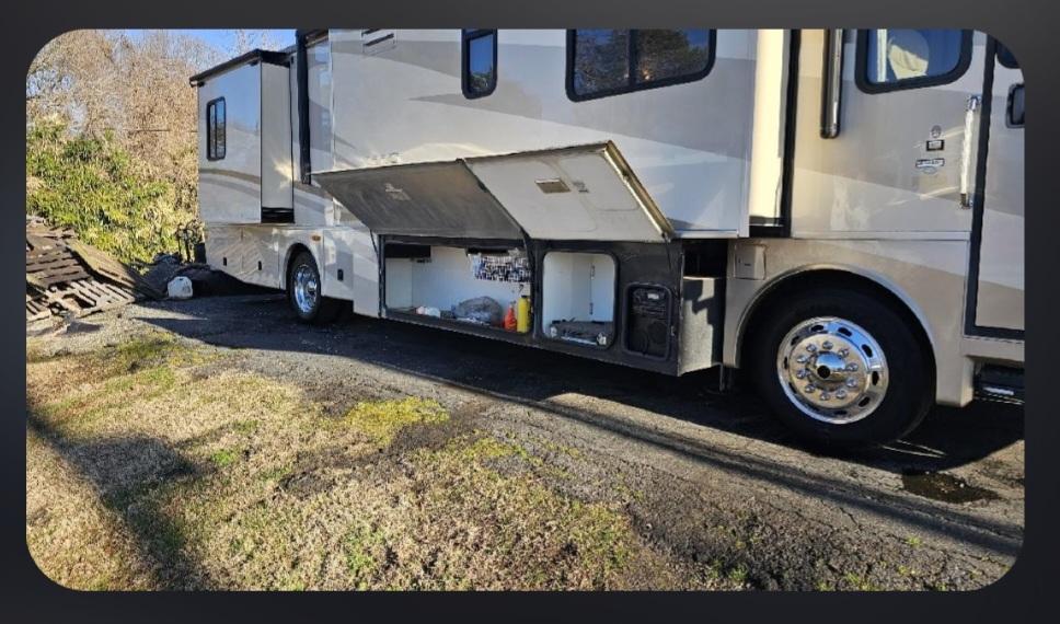 Freightliner X-Line Motorhome  2006