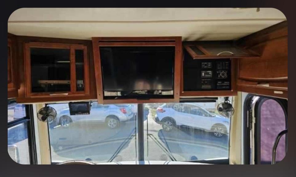 Freightliner X-Line Motorhome  2006