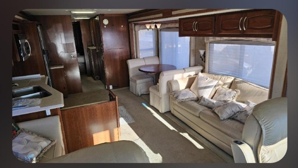 Freightliner X-Line Motorhome  2006