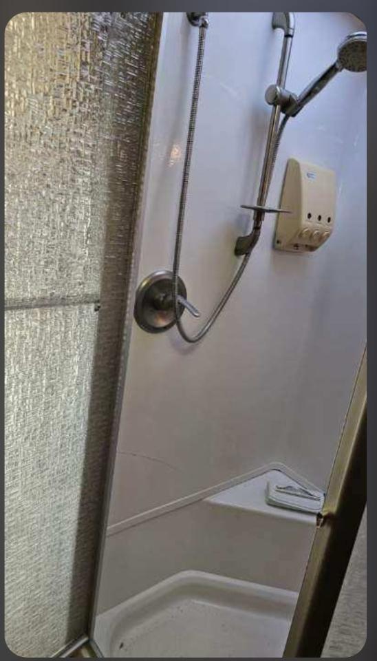 Freightliner X-Line Motorhome  2006