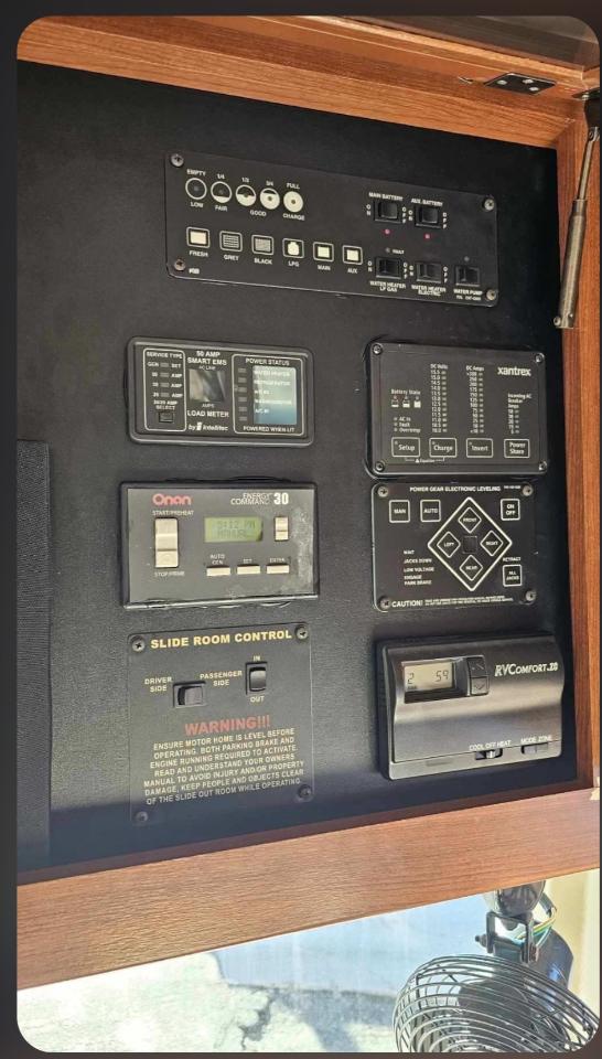 Freightliner X-Line Motorhome  2006