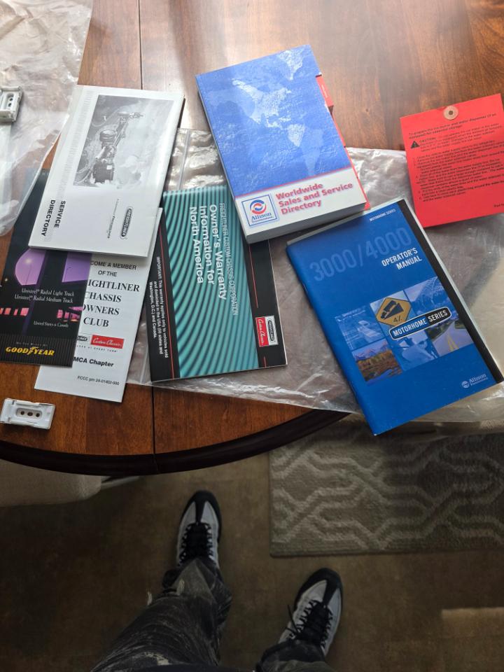 Freightliner X-Line Motorhome  2006