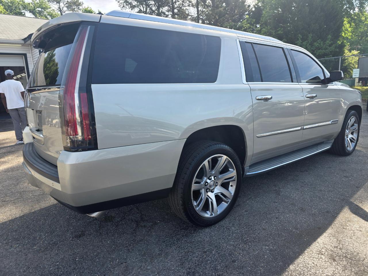 Cadillac Escalade ESV Luxury 4WD 2015