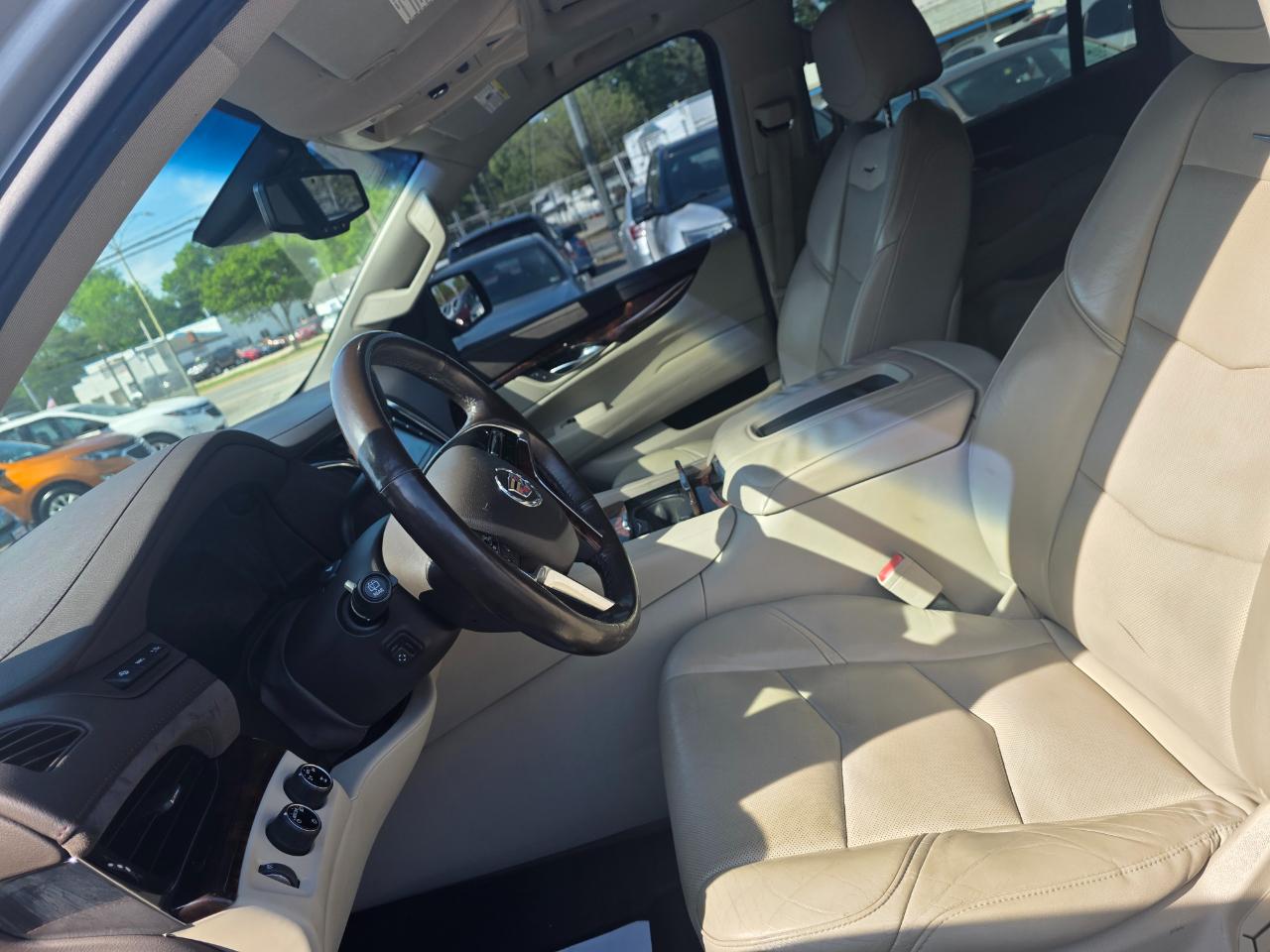 Cadillac Escalade ESV Luxury 4WD 2015