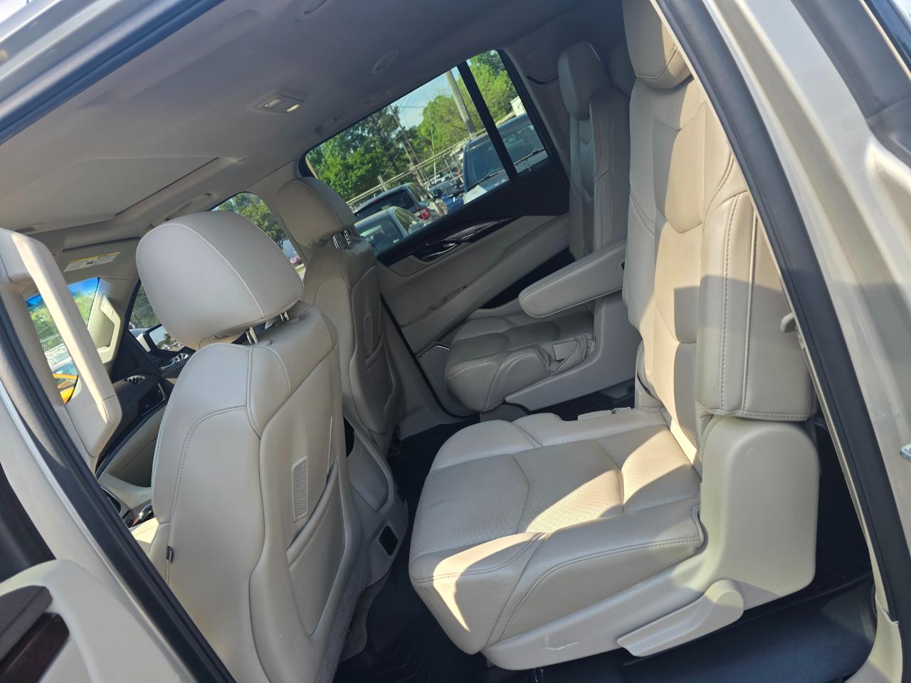 Cadillac Escalade ESV Luxury 4WD 2015