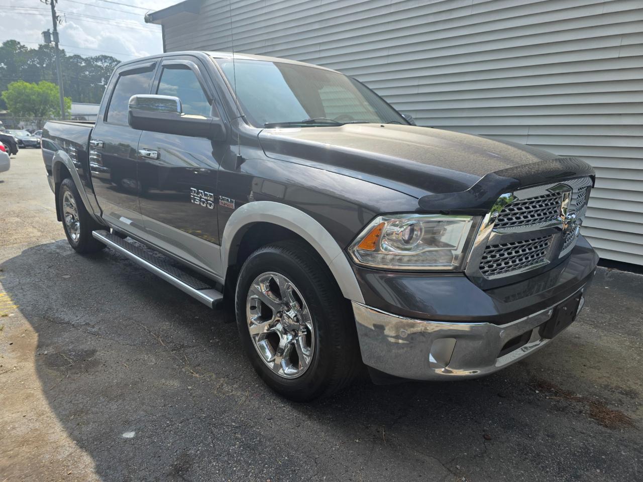 RAM 1500 Laramie Crew Cab SWB 4WD 2014
