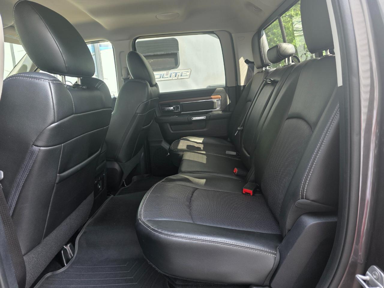 RAM 1500 Laramie Crew Cab SWB 4WD 2014