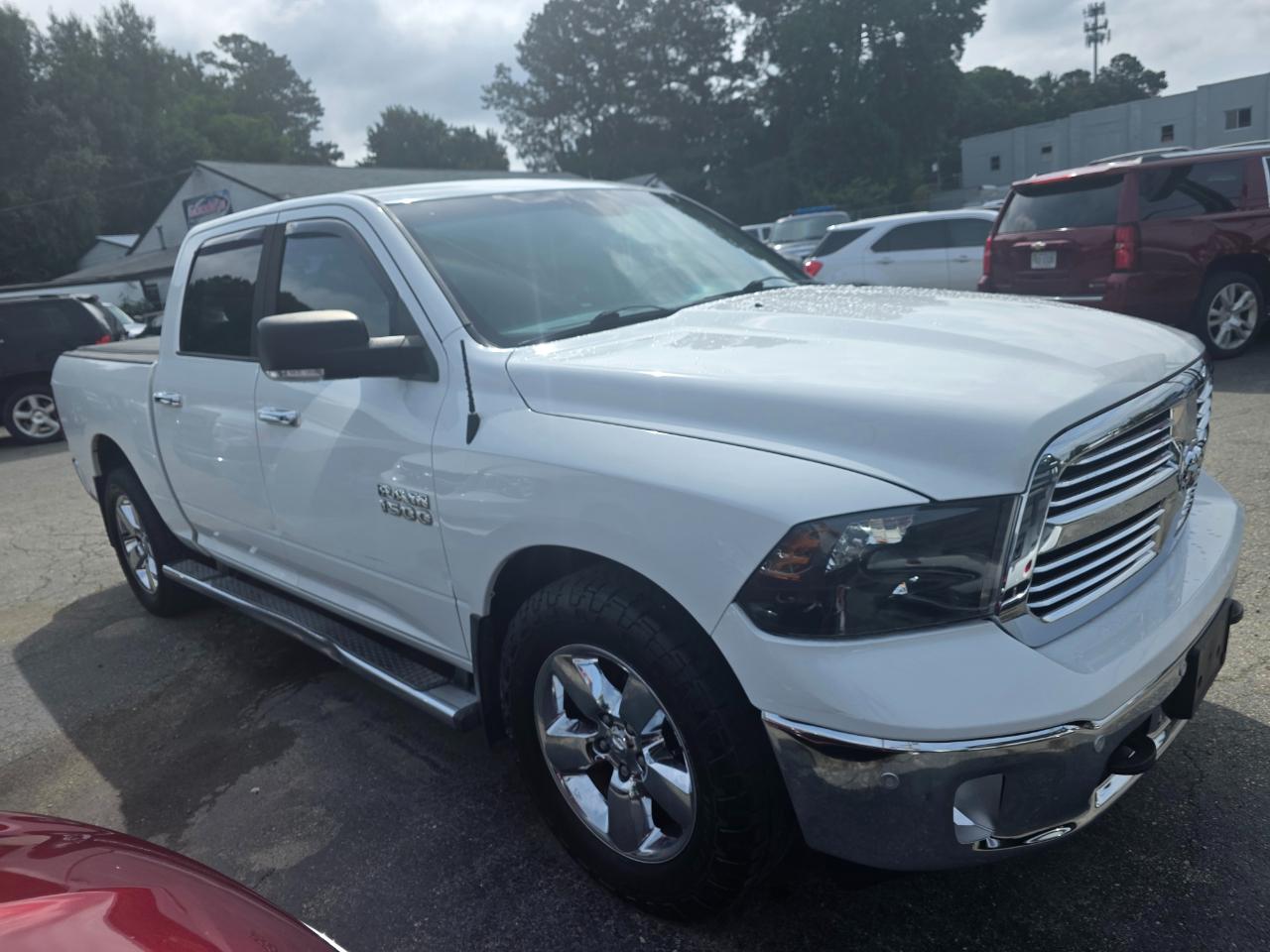 RAM 1500 SLT Crew Cab SWB 4WD 2015