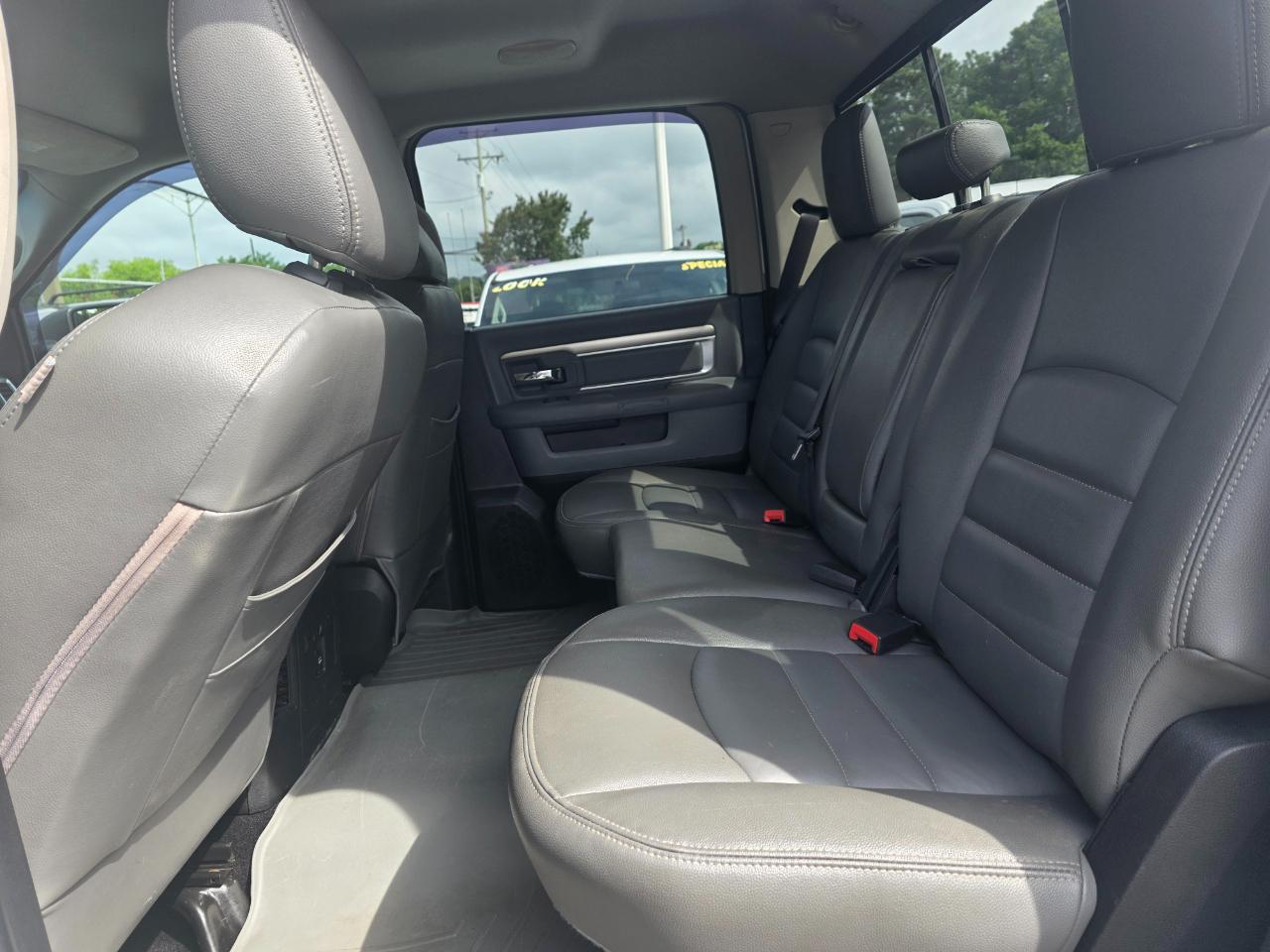 RAM 1500 SLT Crew Cab SWB 4WD 2015