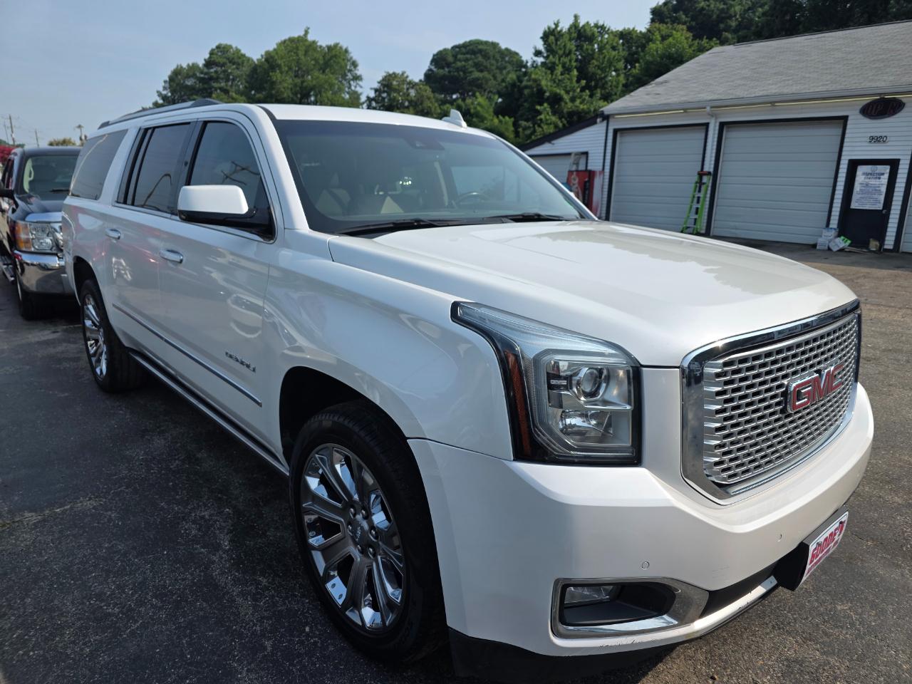 GMC Yukon XL Denali 4WD 2016
